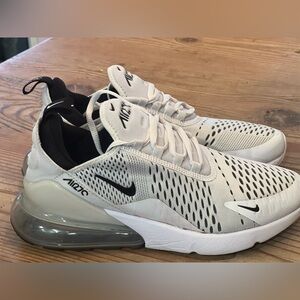 Women’s Nike Air Max 270 size 8.5